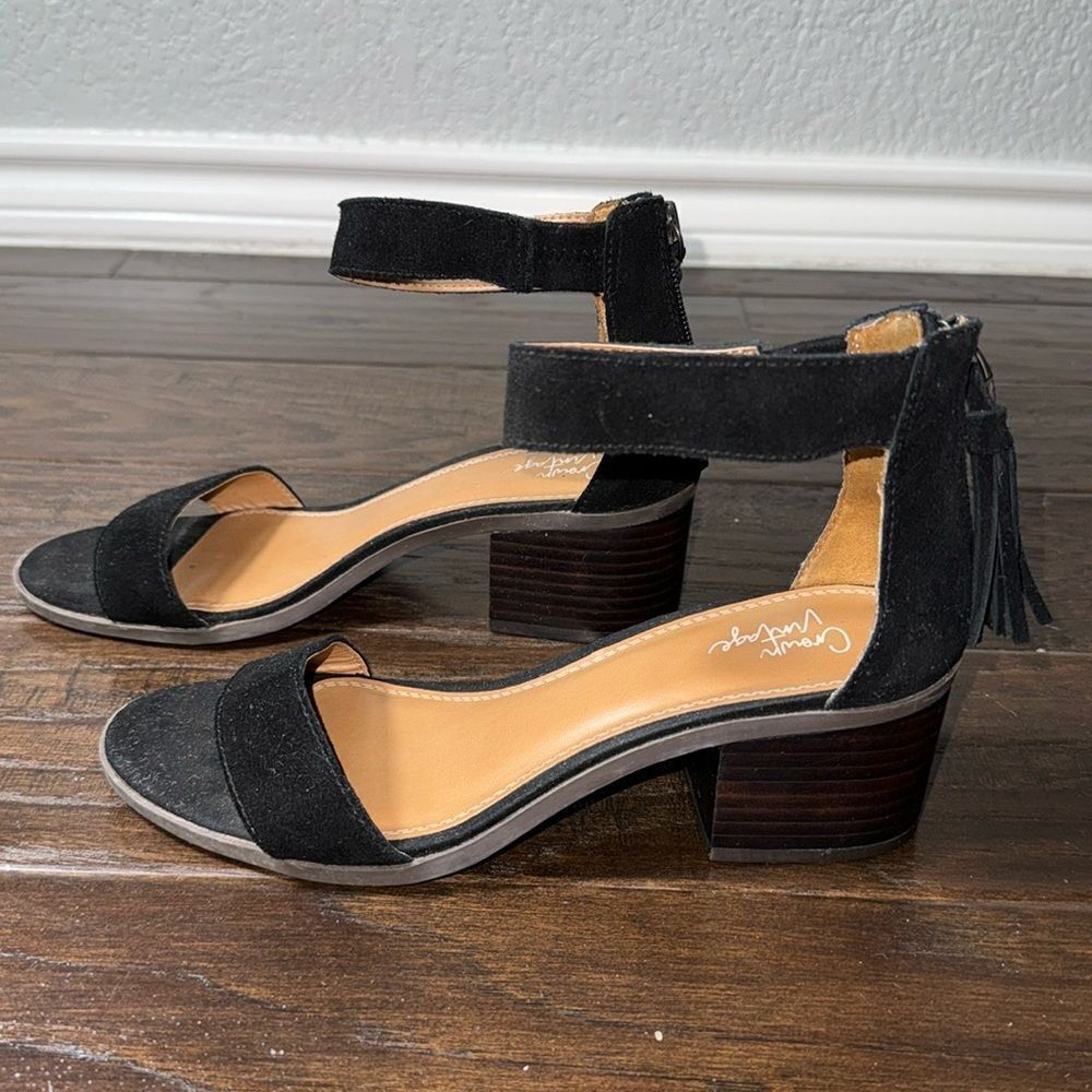 WOMENS CROWN VINTAGE BLACK SANDAL SIZE 7,5